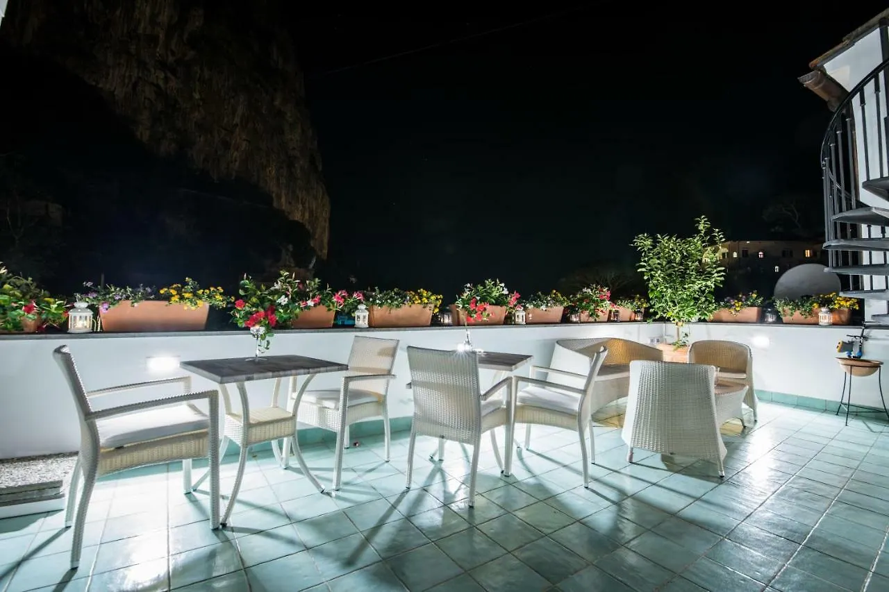Valle D'Amalfi Suites 2*, Amalfi